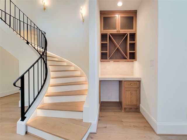 1922 Norcrest Dr Drive, Houston, TX 77055