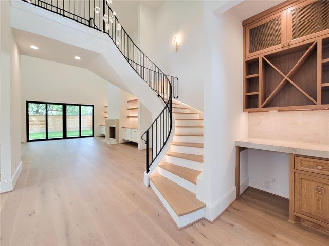 1922 Norcrest Dr Drive, Houston, TX 77055