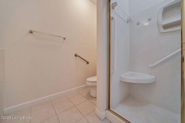 404 McKirkland Pl, Louisville, KY 40245