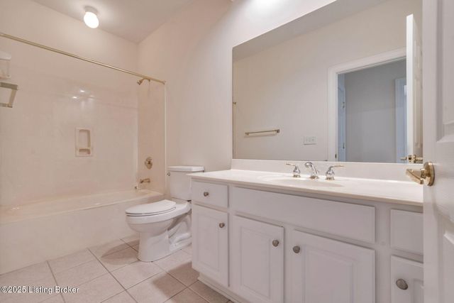 404 McKirkland Pl, Louisville, KY 40245