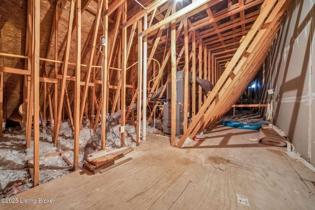 404 McKirkland Pl, Louisville, KY 40245