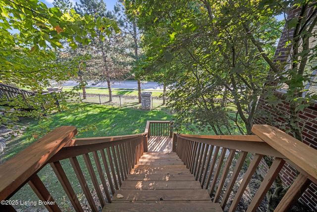 404 McKirkland Pl, Louisville, KY 40245