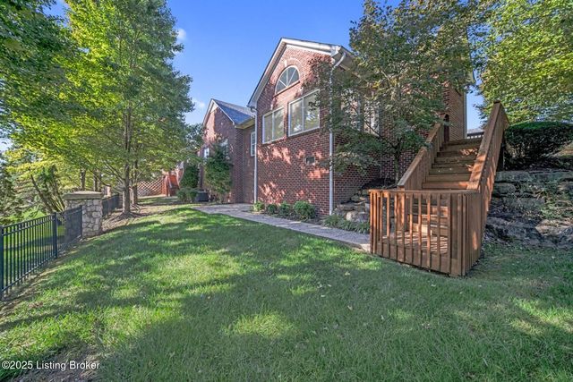 404 McKirkland Pl, Louisville, KY 40245