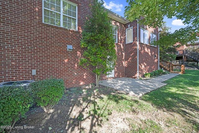 404 McKirkland Pl, Louisville, KY 40245