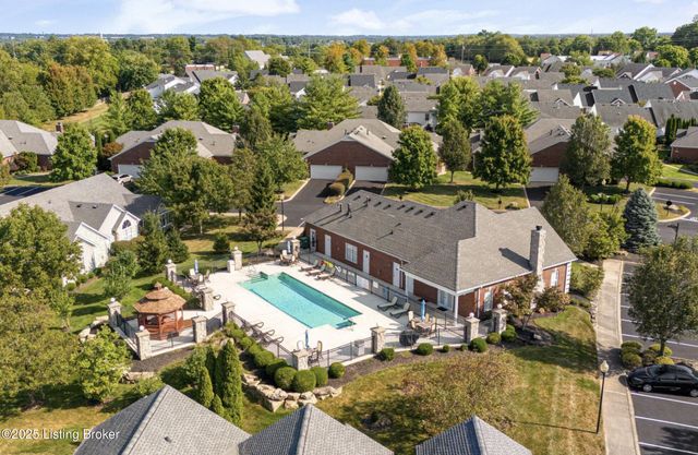 404 McKirkland Pl, Louisville, KY 40245