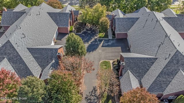 404 McKirkland Pl, Louisville, KY 40245