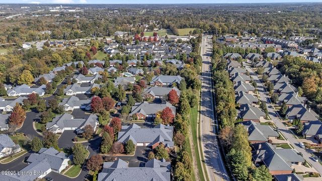 404 McKirkland Pl, Louisville, KY 40245