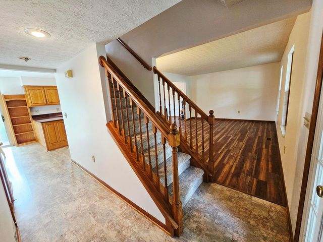 5560 Forest Glen Drive, Grove City, OH 43123