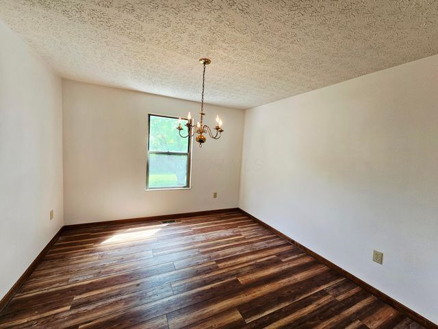 5560 Forest Glen Drive, Grove City, OH 43123
