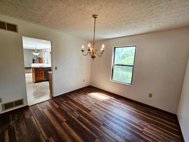5560 Forest Glen Drive, Grove City, OH 43123