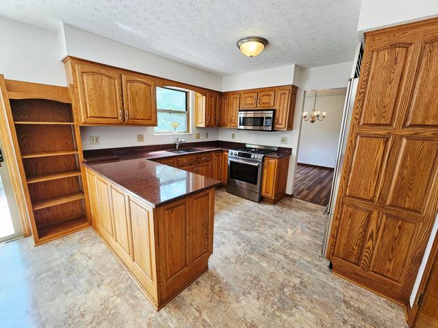 5560 Forest Glen Drive, Grove City, OH 43123
