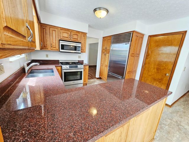 5560 Forest Glen Drive, Grove City, OH 43123