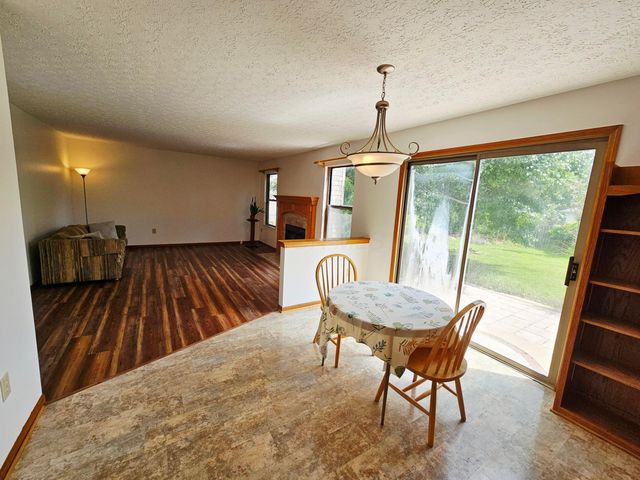 5560 Forest Glen Drive, Grove City, OH 43123