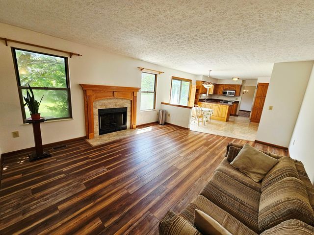 5560 Forest Glen Drive, Grove City, OH 43123