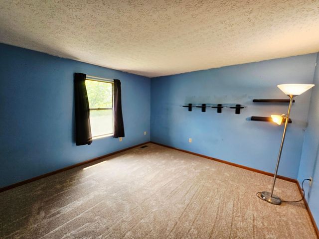 5560 Forest Glen Drive, Grove City, OH 43123