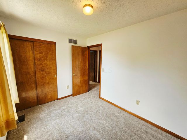 5560 Forest Glen Drive, Grove City, OH 43123