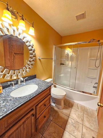 5560 Forest Glen Drive, Grove City, OH 43123