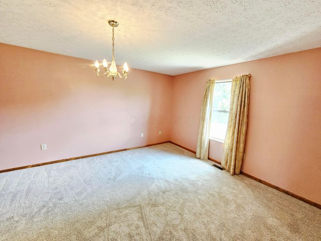 5560 Forest Glen Drive, Grove City, OH 43123
