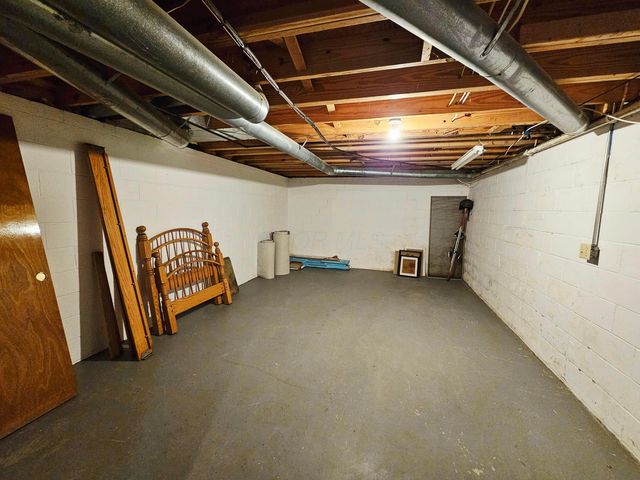 5560 Forest Glen Drive, Grove City, OH 43123