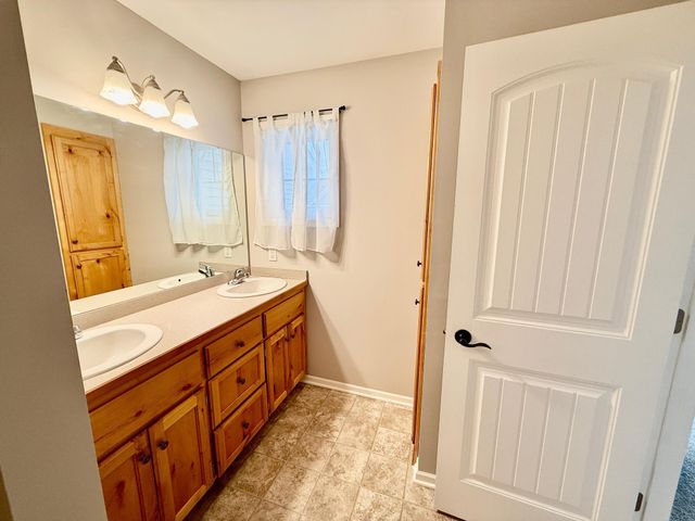 194 Shetland Lane, Lino Lakes, MN 55014