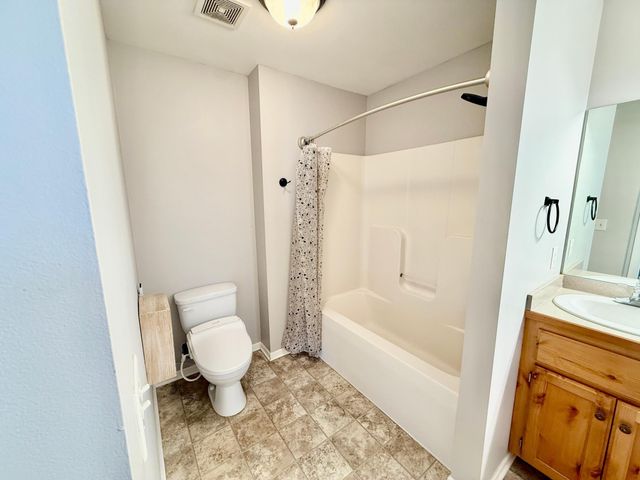 194 Shetland Lane, Lino Lakes, MN 55014