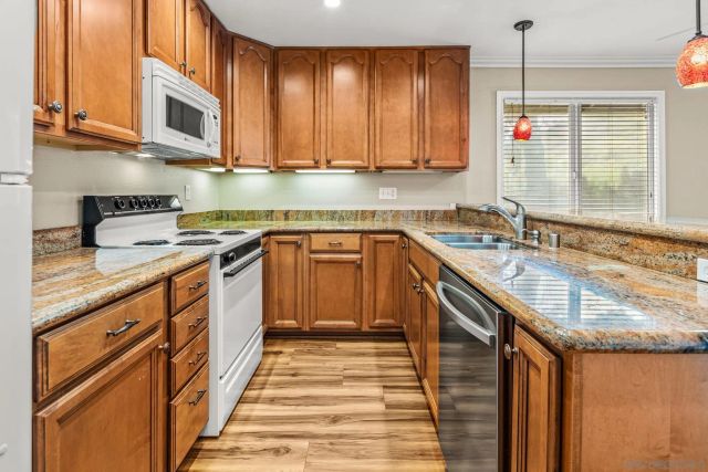 10401 Caminito Rimini, San Diego, CA 92129