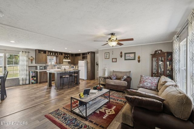 437 Happy Hollow Rd, Madisonville, TN 37354