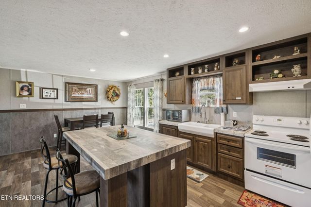 437 Happy Hollow Rd, Madisonville, TN 37354