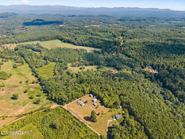 437 Happy Hollow Rd, Madisonville, TN 37354