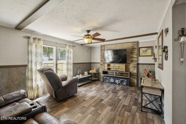 437 Happy Hollow Rd, Madisonville, TN 37354