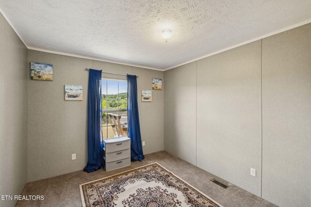 437 Happy Hollow Rd, Madisonville, TN 37354