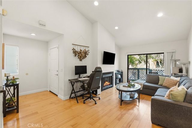 3525 W Greentree Circle G, Anaheim, CA 92804