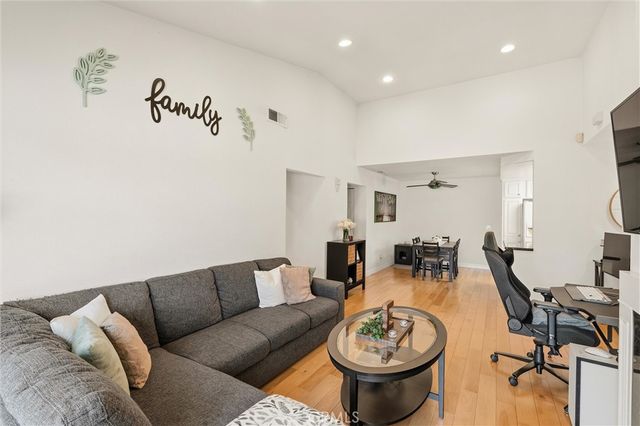 3525 W Greentree Circle G, Anaheim, CA 92804