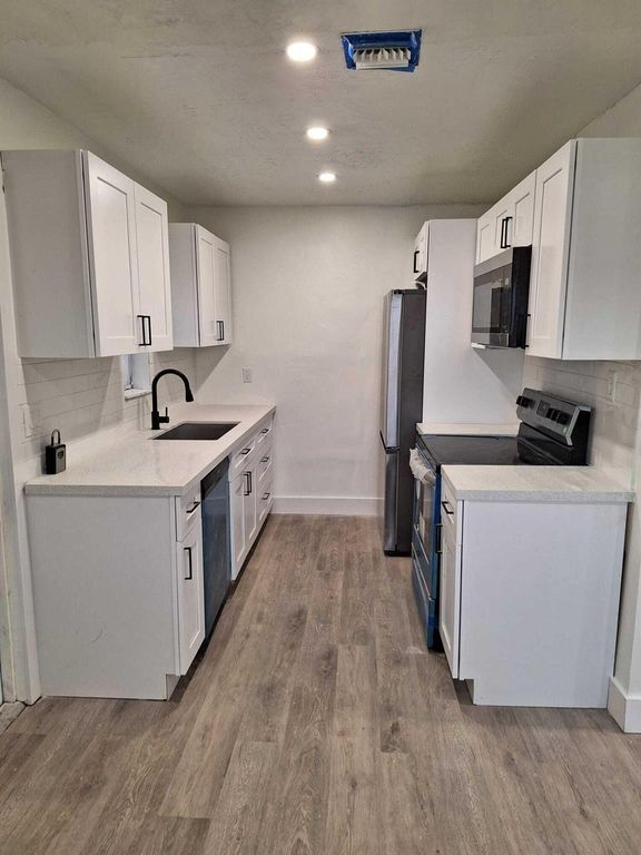 1000 W 1st Street, Riviera Beach, FL 33404