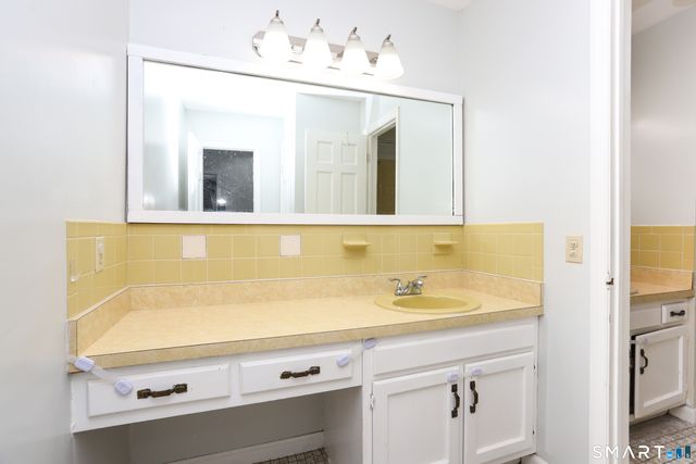 95 Park Avenue 20, Danbury, CT 06810