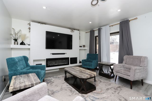 95 Park Avenue 20, Danbury, CT 06810