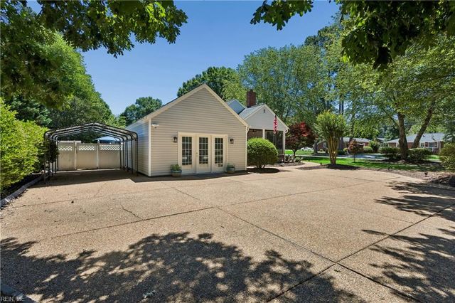 327 Deep Creek RD, Newport News, VA 23606
