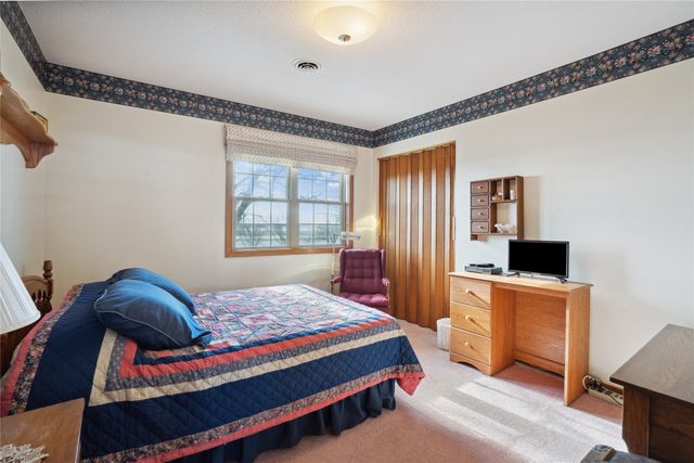 1925 Highway 163 Highway, Pella, IA 50219