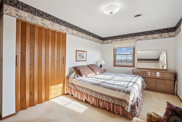 1925 Highway 163 Highway, Pella, IA 50219