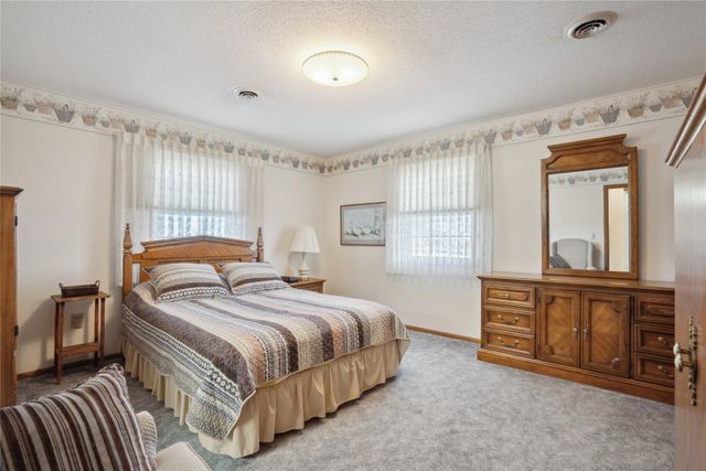 1925 Highway 163 Highway, Pella, IA 50219