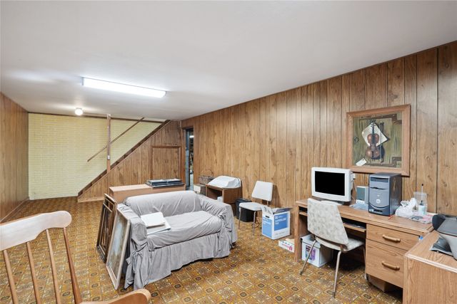 1925 Highway 163 Highway, Pella, IA 50219