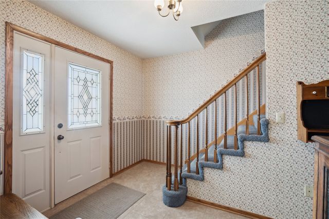 1925 Highway 163 Highway, Pella, IA 50219