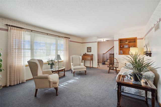 1925 Highway 163 Highway, Pella, IA 50219