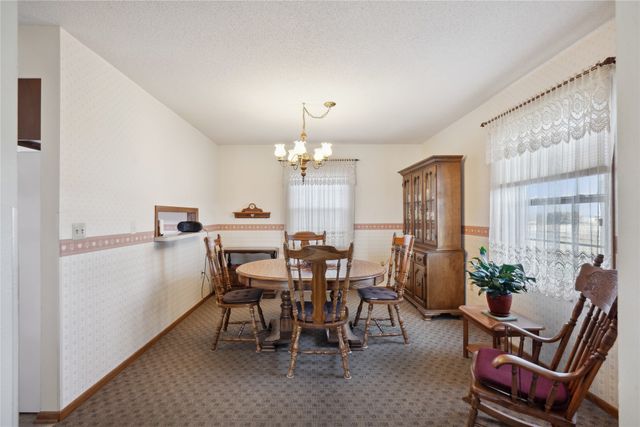 1925 Highway 163 Highway, Pella, IA 50219