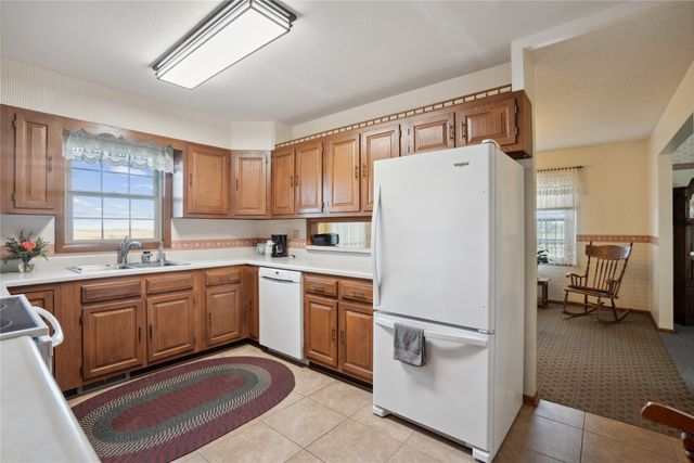 1925 Highway 163 Highway, Pella, IA 50219