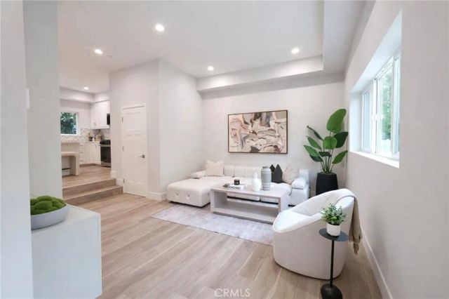 1821 Westholme, Los Angeles, CA 90025