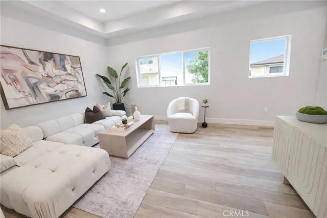 1821 Westholme, Los Angeles, CA 90025