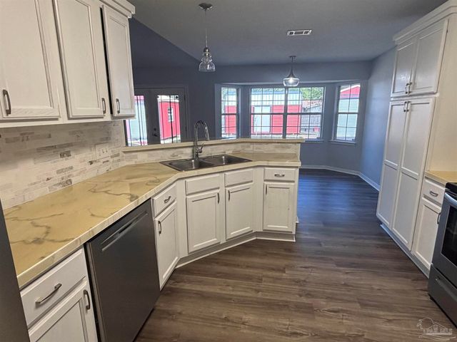 5955 Ashton Woods Cir, Milton, FL 32570