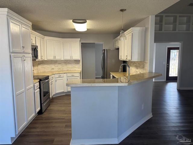 5955 Ashton Woods Cir, Milton, FL 32570