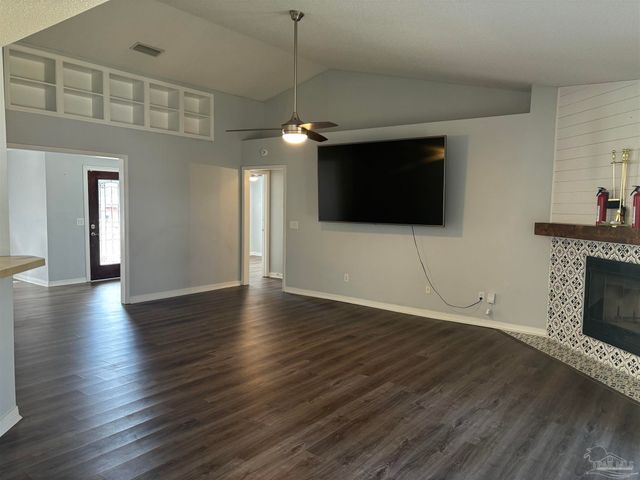 5955 Ashton Woods Cir, Milton, FL 32570